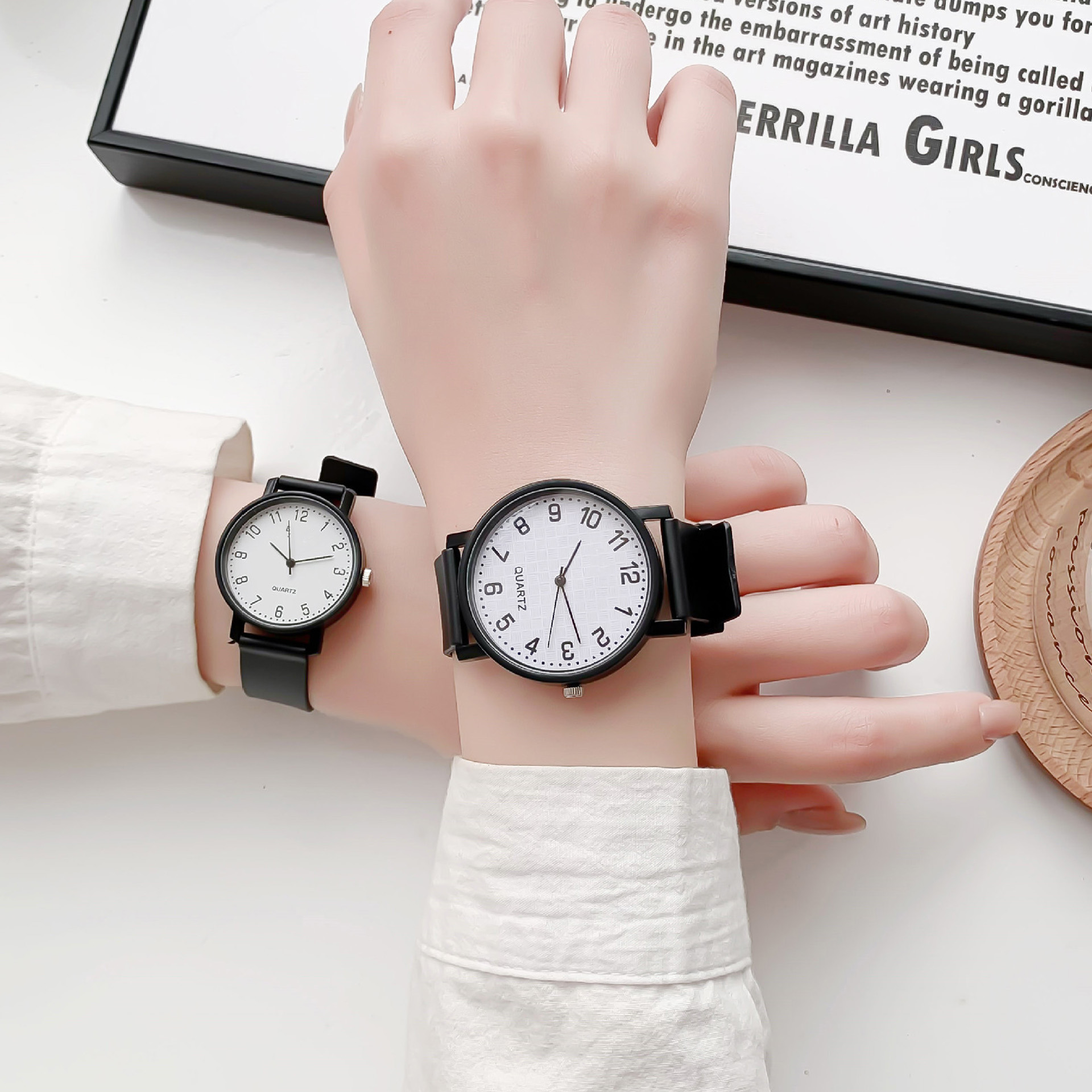 Simple Black Watch Quartz Watc - Lux Watch 评论和价格